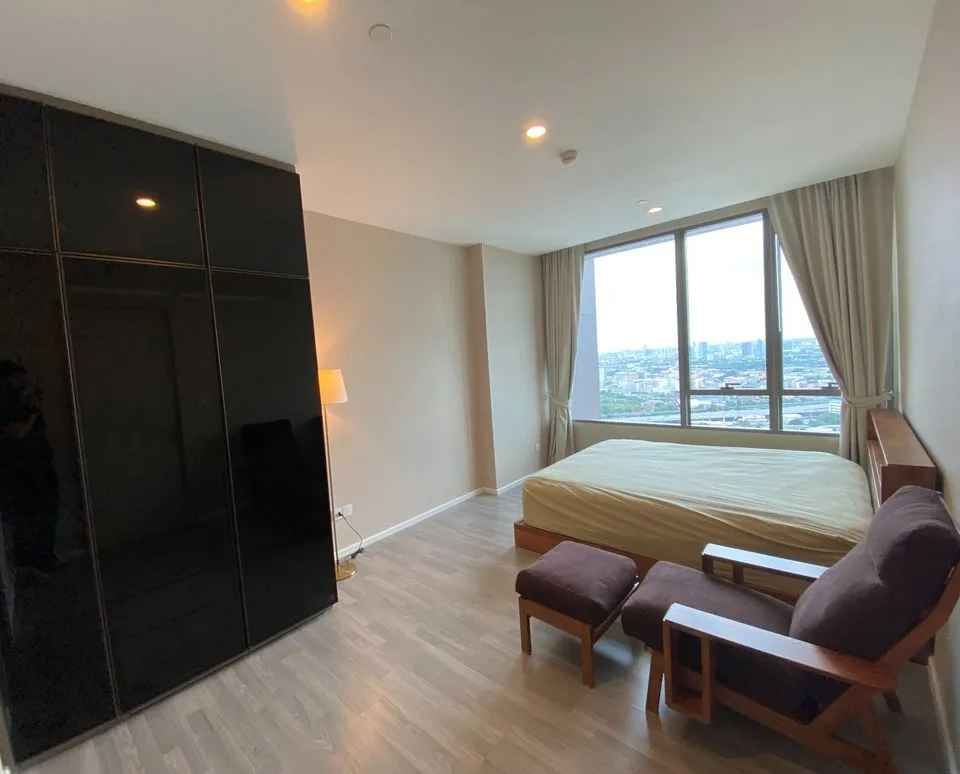 Property photos for 333 Riverside
