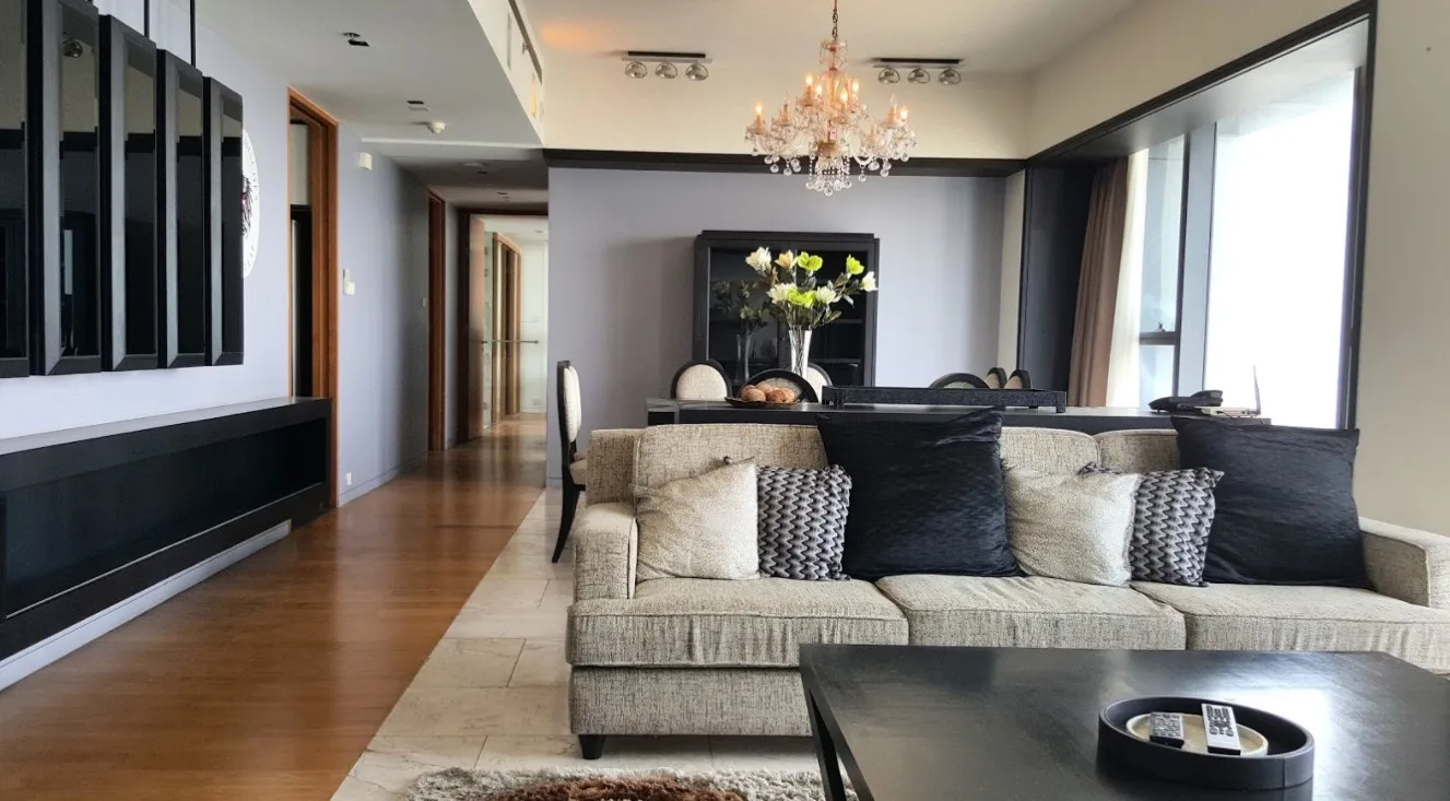 Property photos for The Met