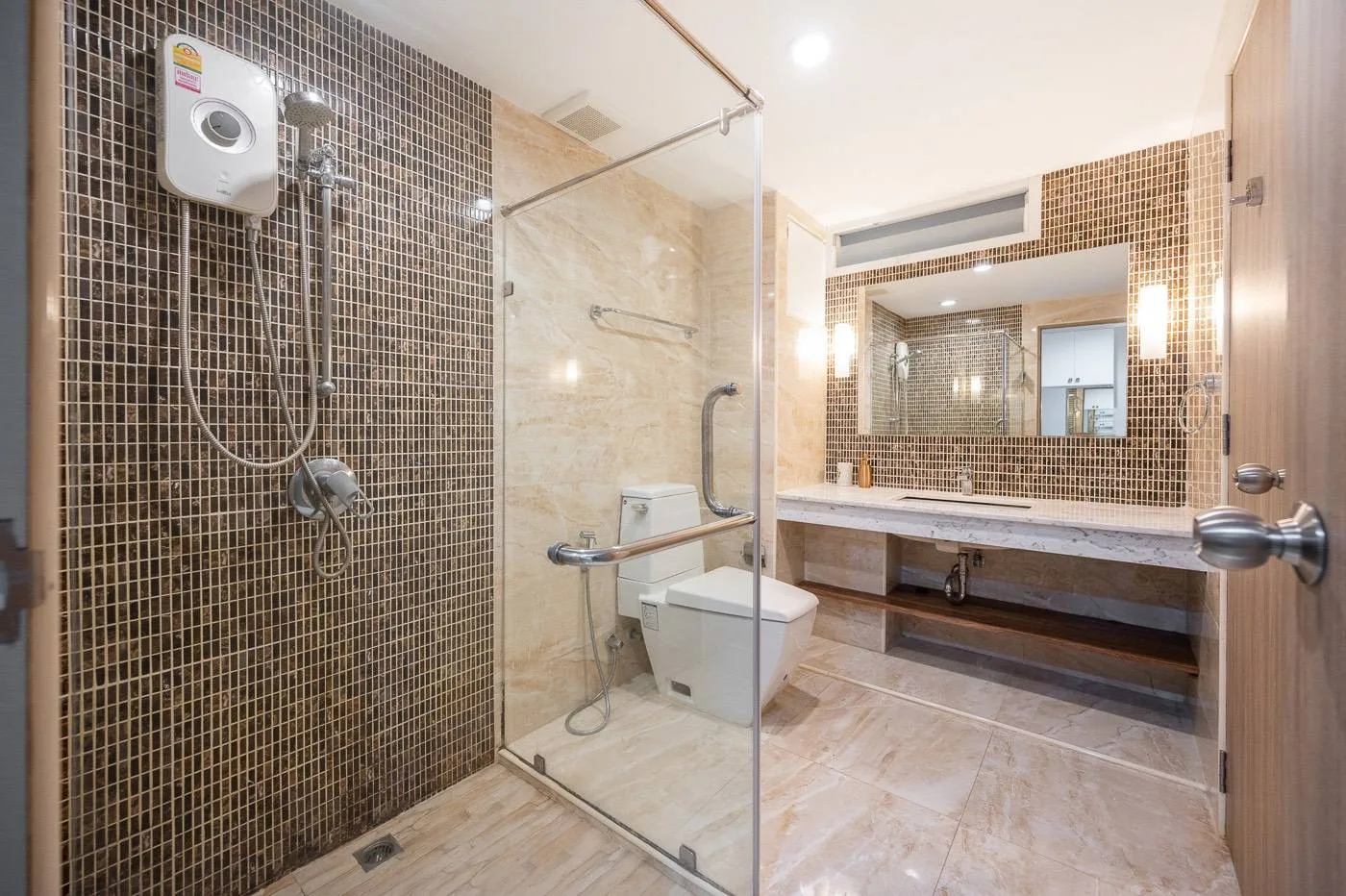 Property photos for Petch 9 Tower