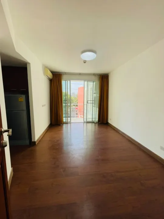 Property photos for Z2 Lat Phrao