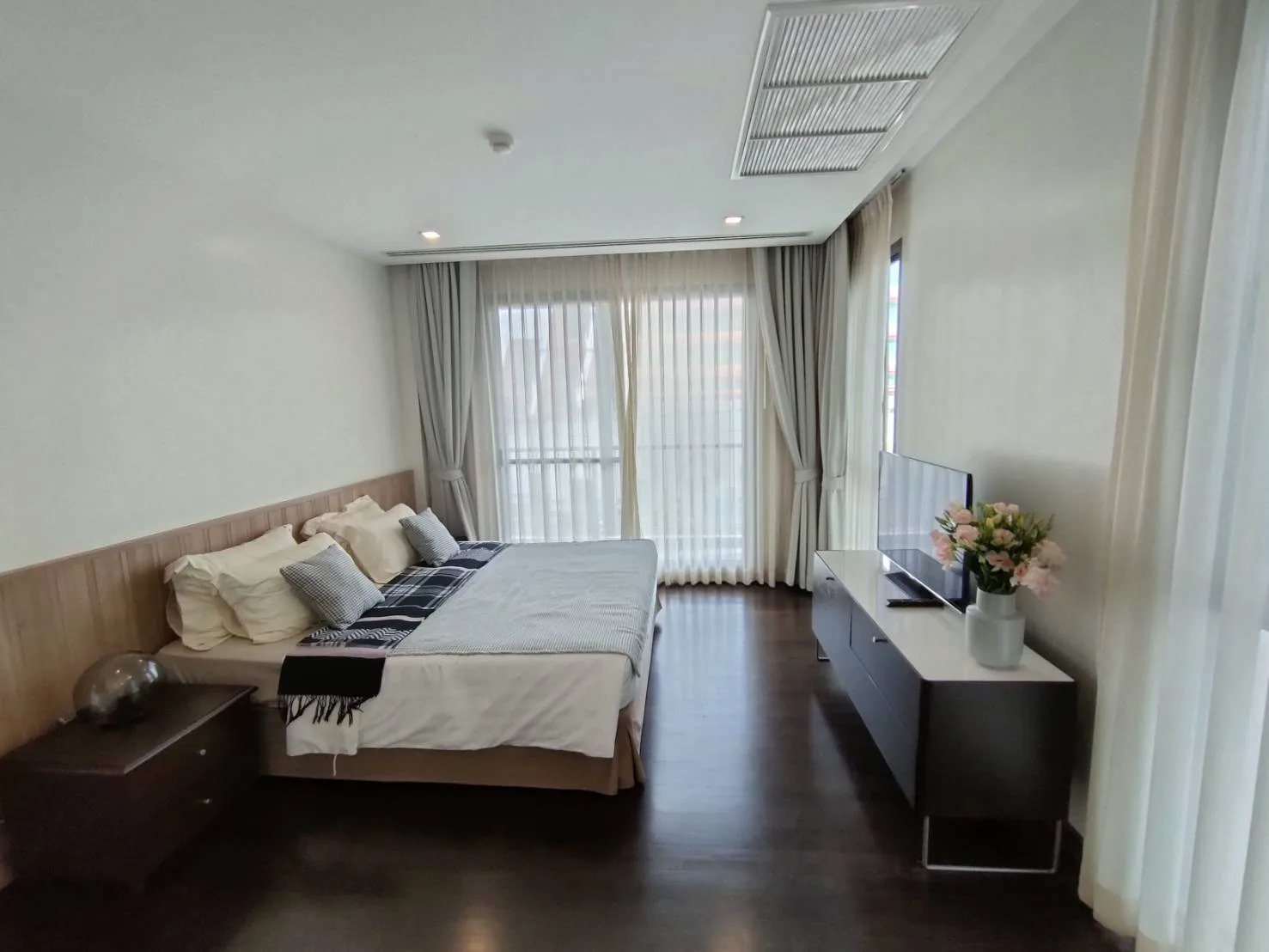 Property photos for Monet House Apartment
