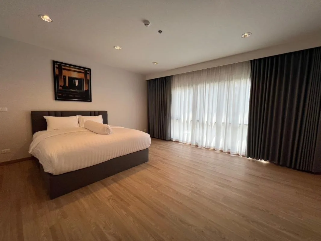 Property photos for Sathorn 111