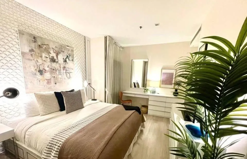 Property photos for Noble Refine