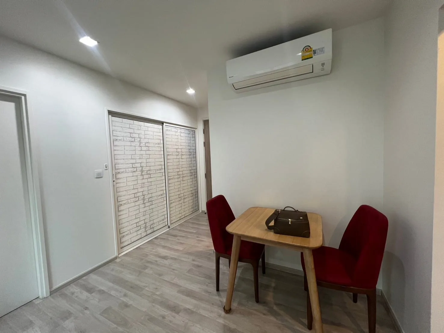 Property photos for Chambers Cher Ratchada ??? Ramintra