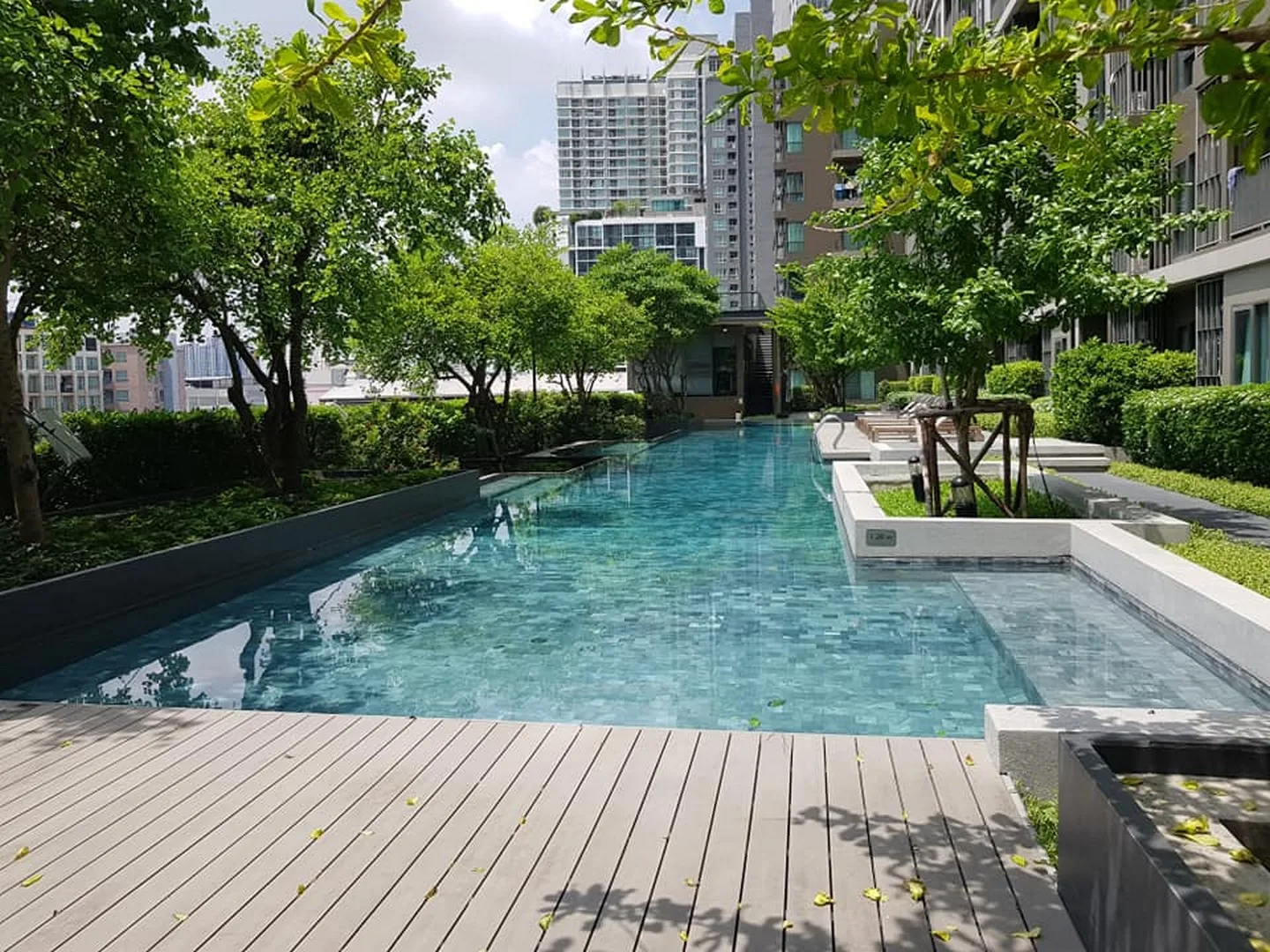 Property photos for Centric Huay Kwang Station