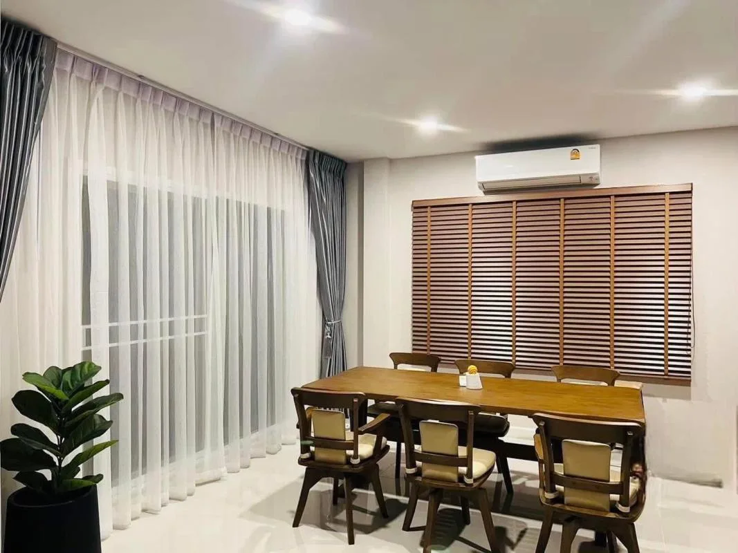 Property photos for Centro Rama9 ??? Motorway