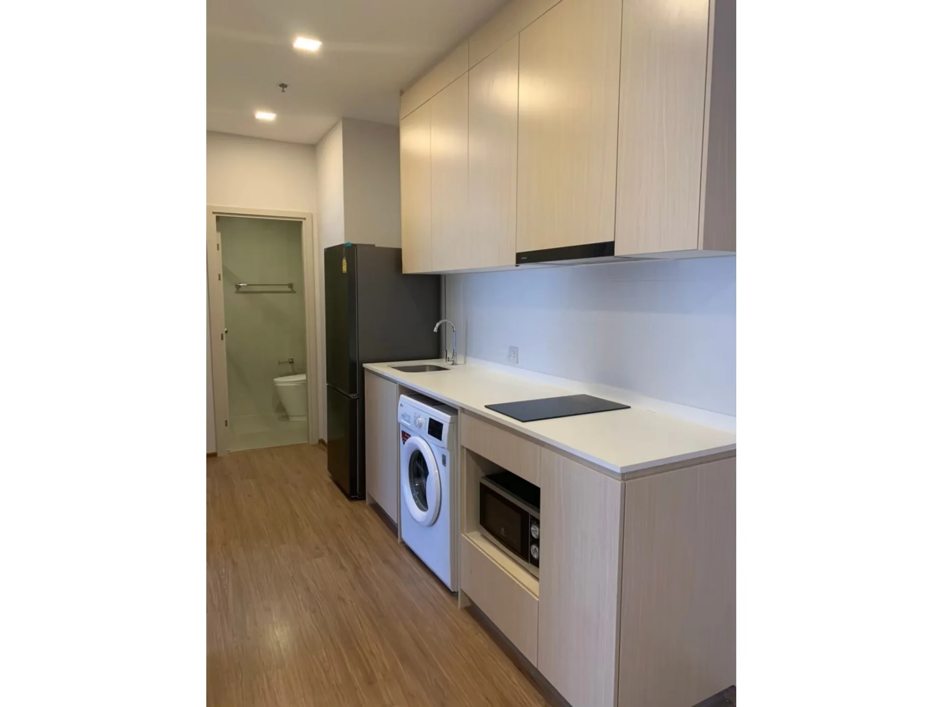 Property photos for Metris Rama 9-ramkhamhaeng