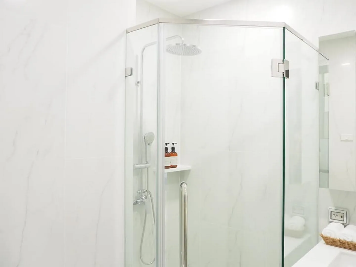 Property photos for Chewathai Residence Asoke