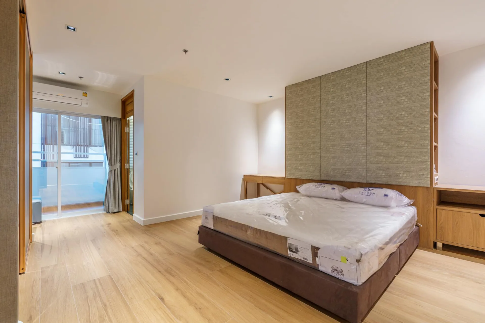 Property photos for 33 Tower