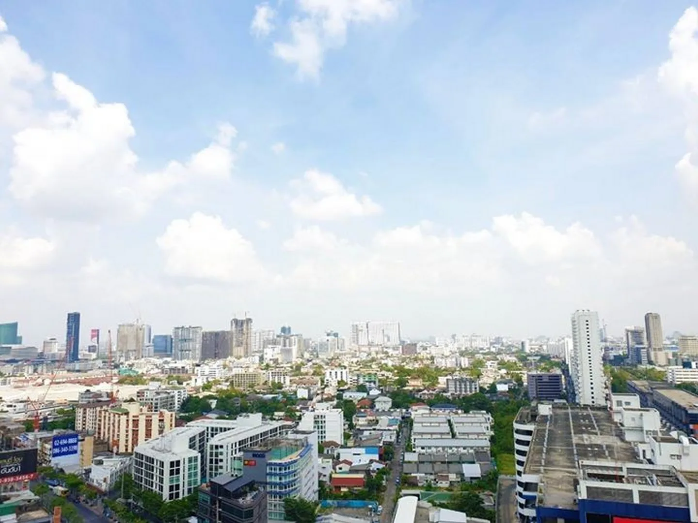 Property photos for Whizdom Avenue Ratchada - Ladprao