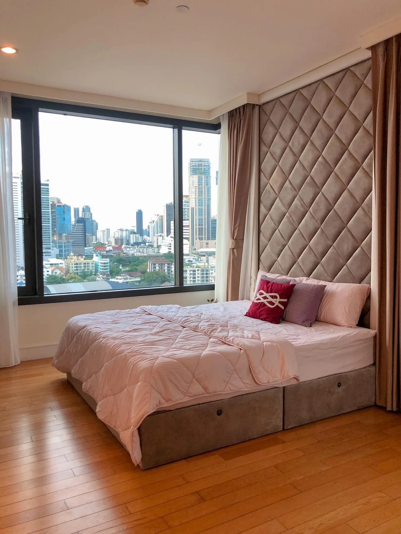 Property photos for Aguston Sukhumvit 22