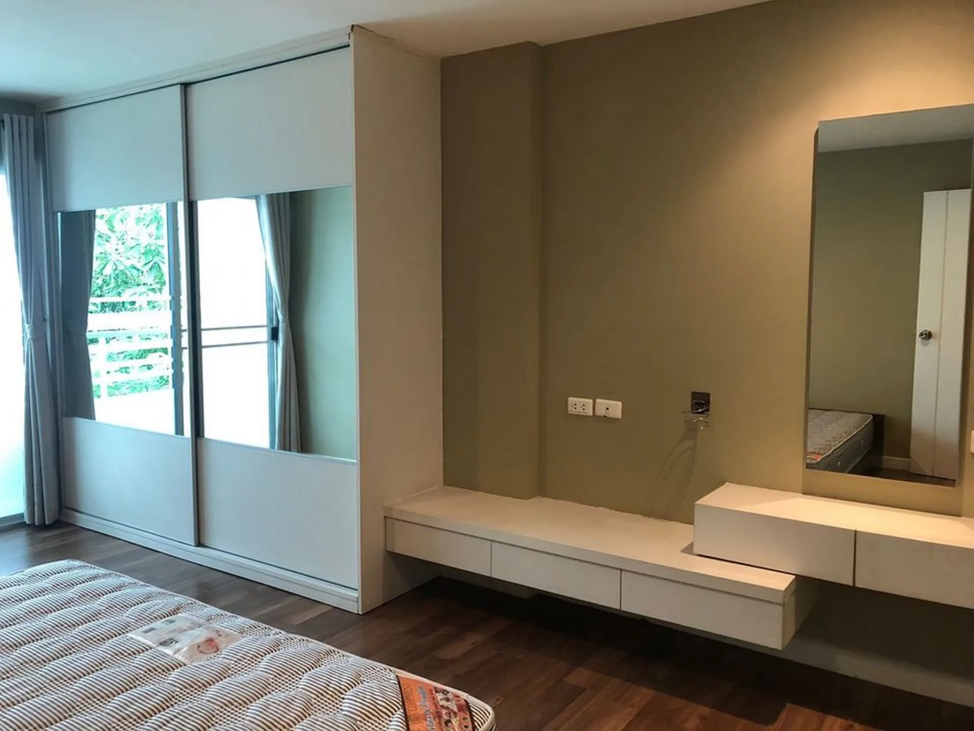 Property photos for The Room Sukhumvit 79