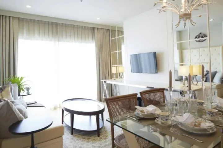 Property photos for Noble Refine