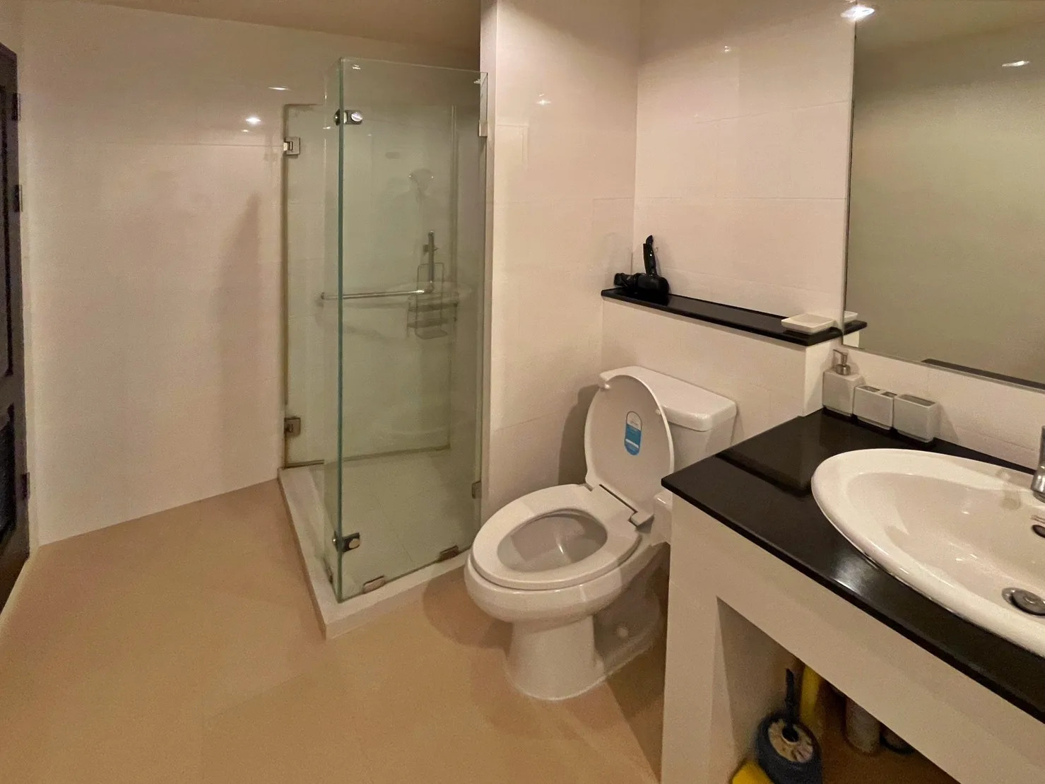 Property photos for The Amethyst Sukhumvit 39