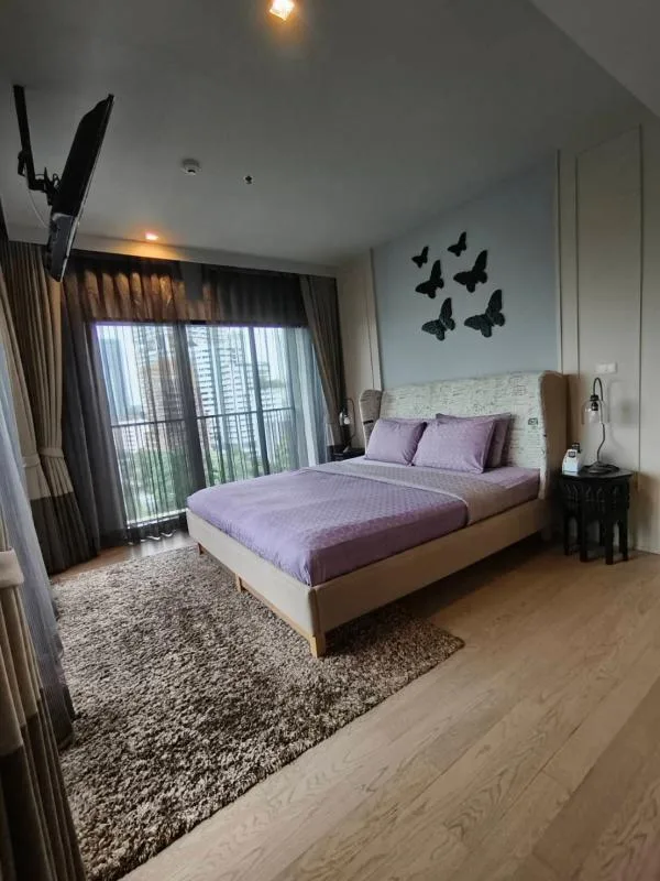 Property photos for Noble Refine