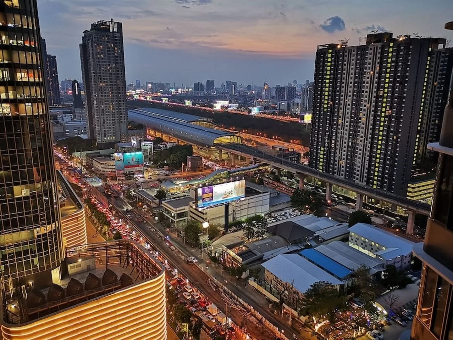 Property photos for Ideo Mobi Asoke