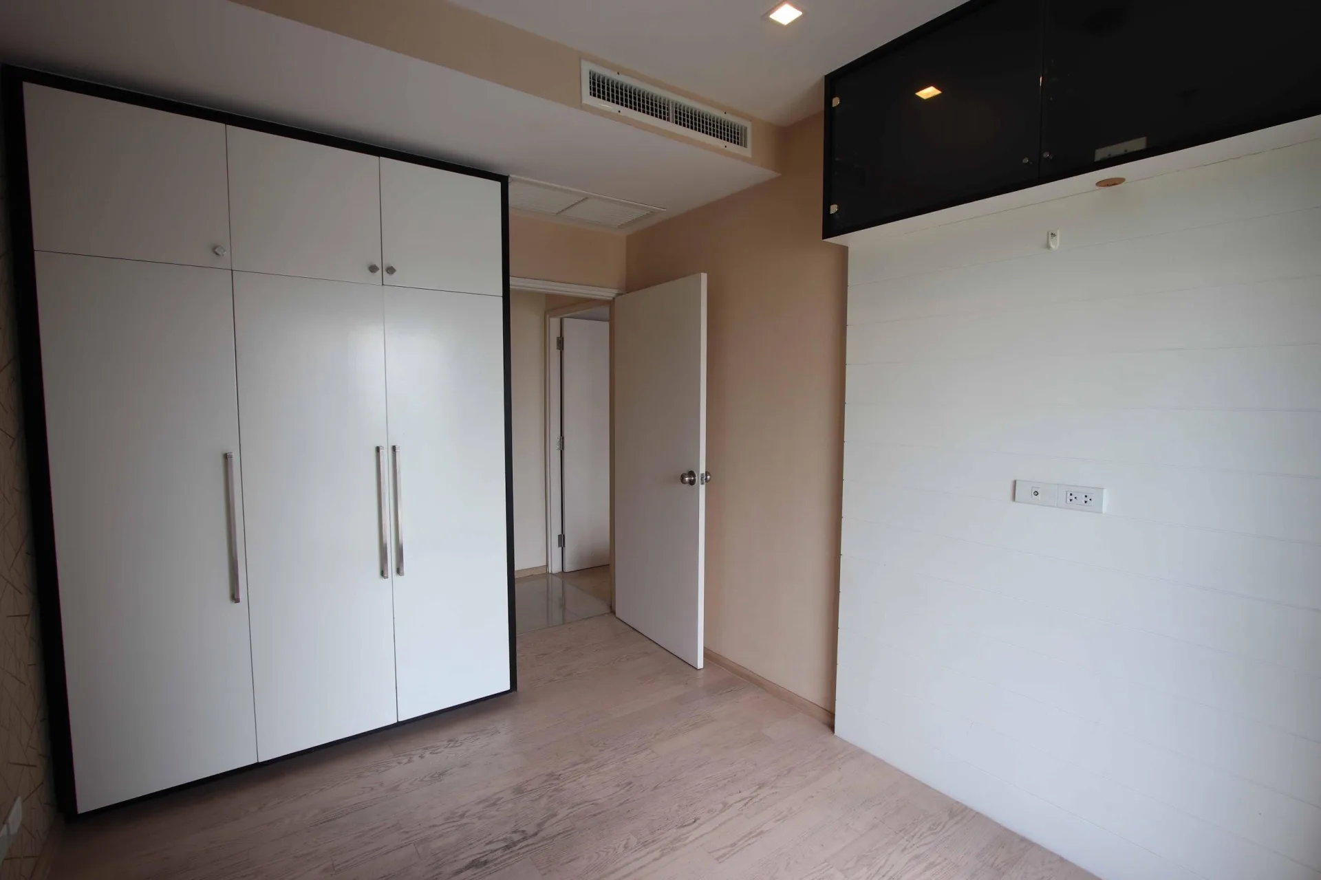Property photos for Noble Remix