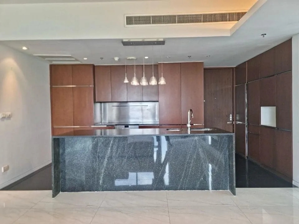 Property photos for Hansar Rajdamri