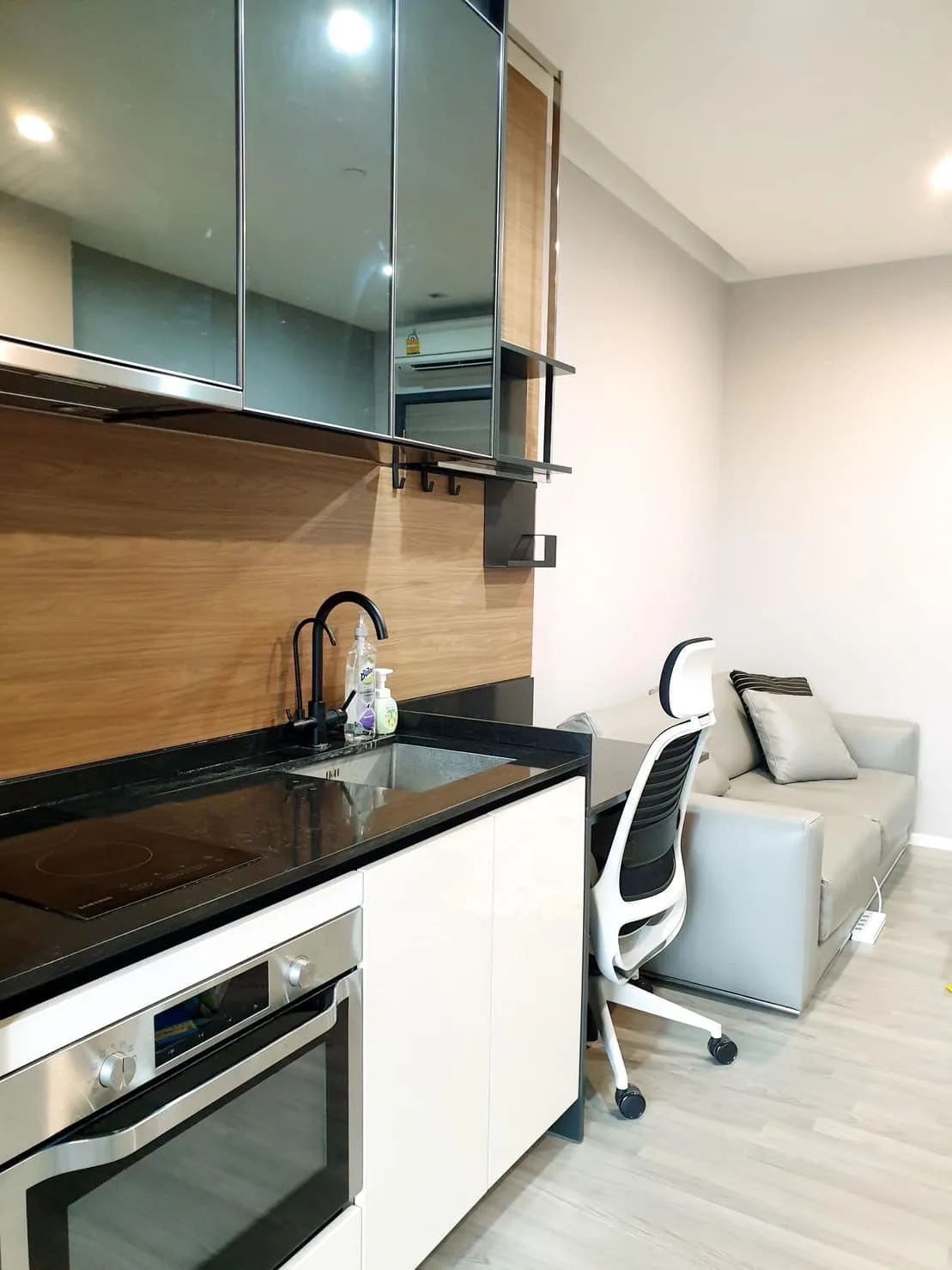 Property photos for The Room Sathorn - St.Louis