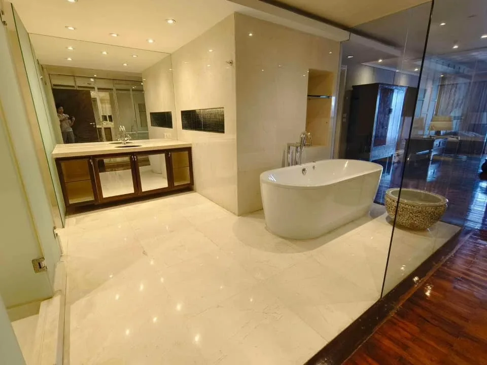 Property photos for State Tower