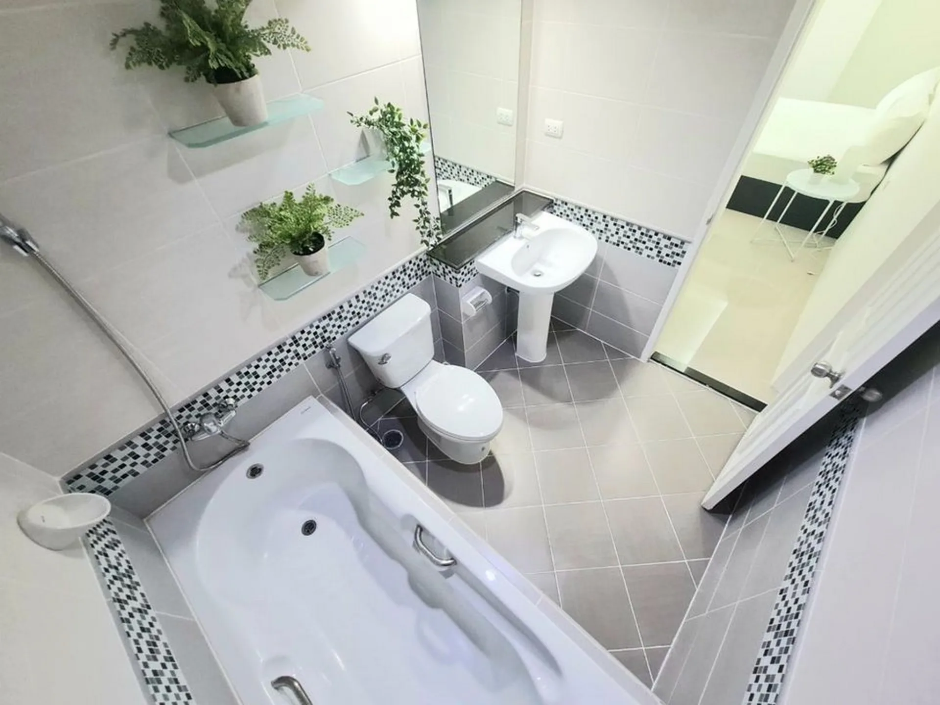 Property photos for The Waterford Sukhumvit 50 Onnut