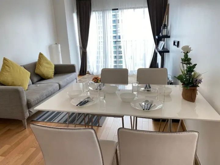 Property photos for Noble Refine