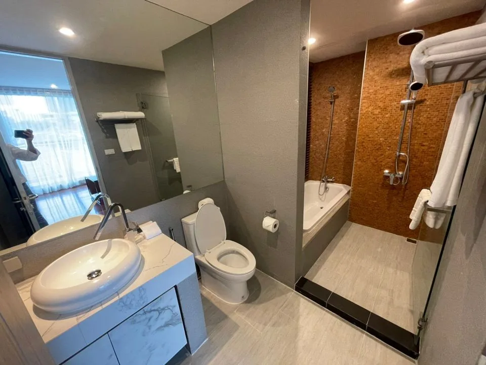 Property photos for L3 Avenue