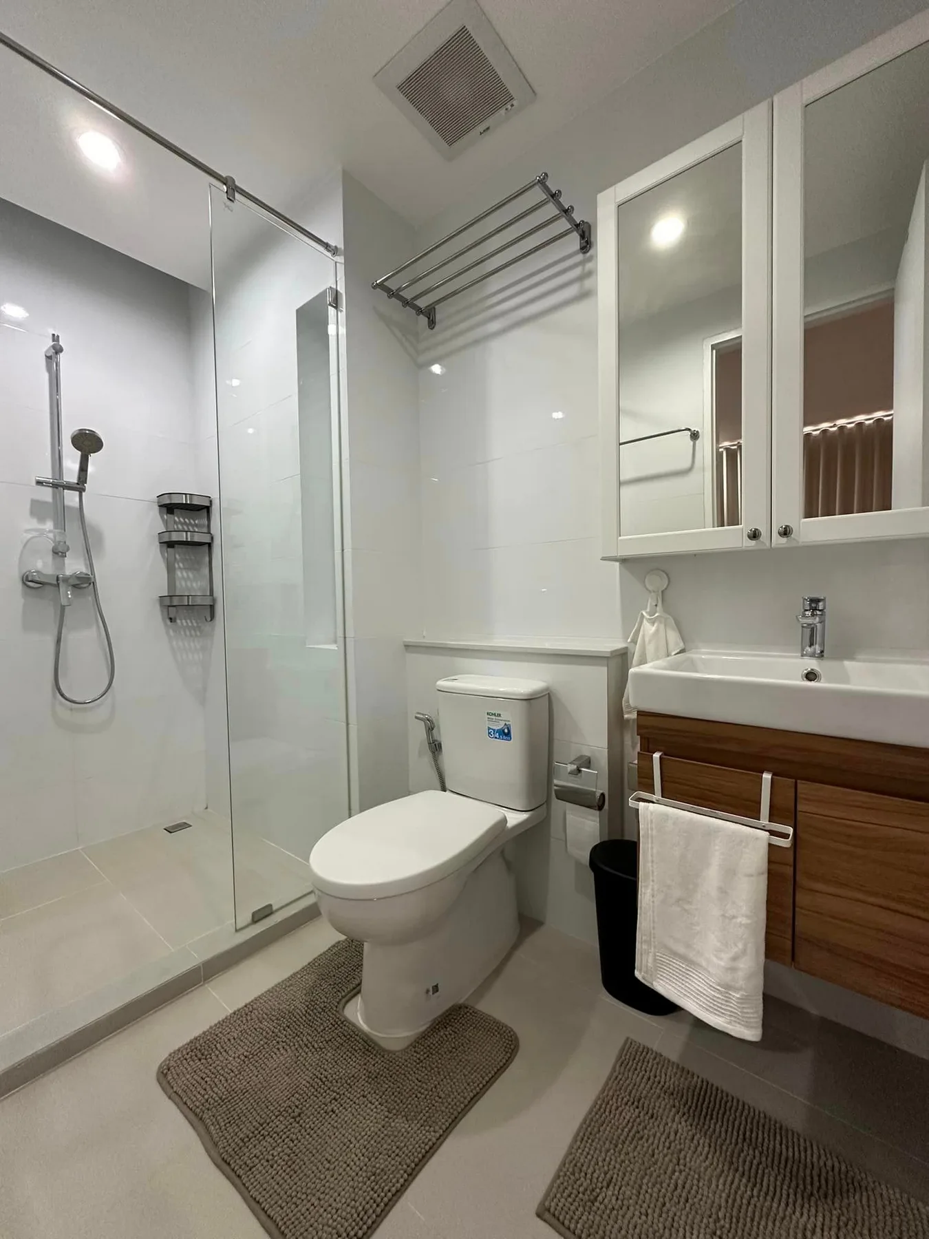 Property photos for 6th Avenue Sukhumvit 15