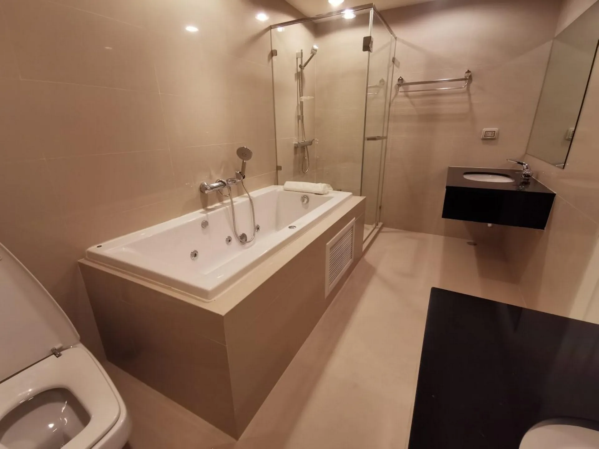 Property photos for Belle Grand Rama 9