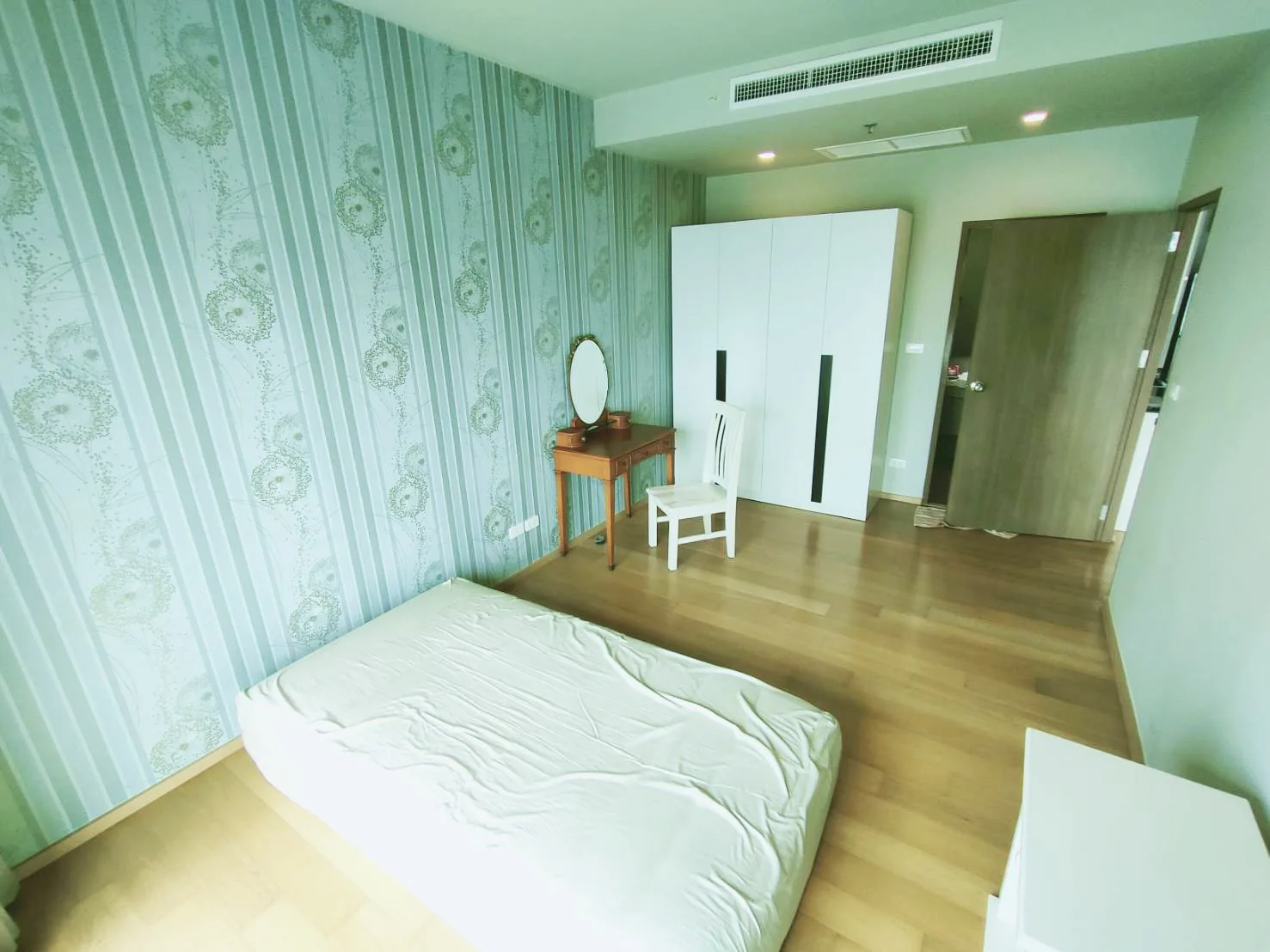 Property photos for Noble Revent