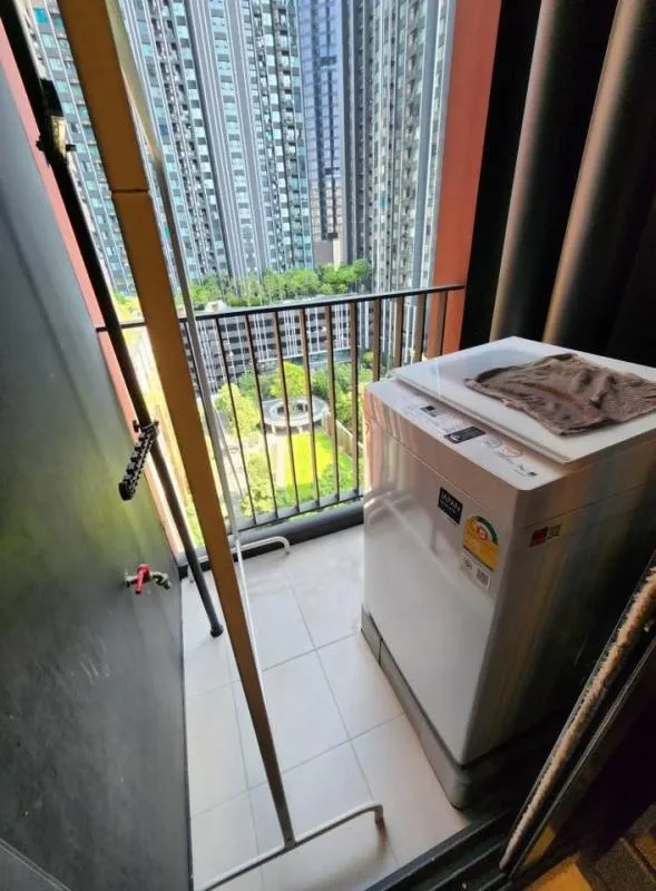 Property photos for Life Asoke Hype