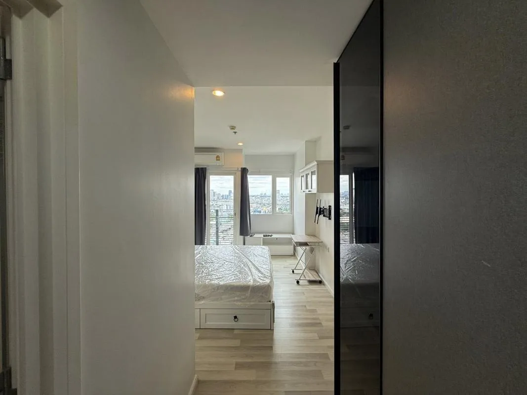 Property photos for The Key Sathorn - Charoenraj