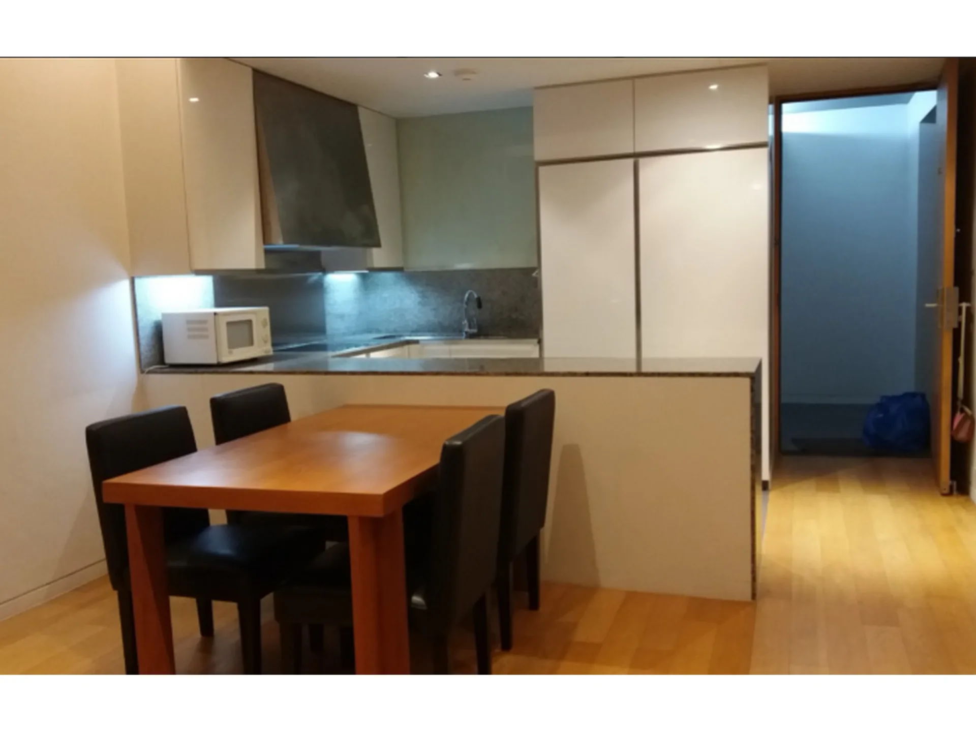 Property photos for The Met