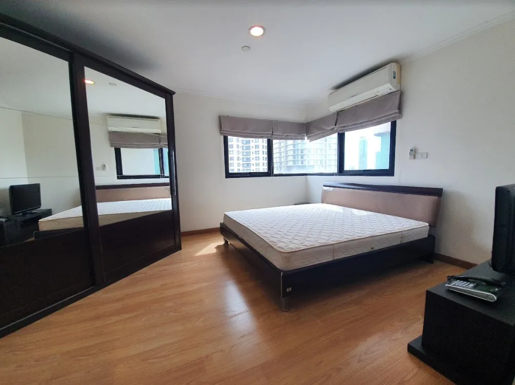 Property photos for Sathorn Gardens