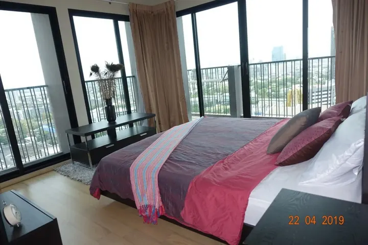 Property photos for Noble Reveal