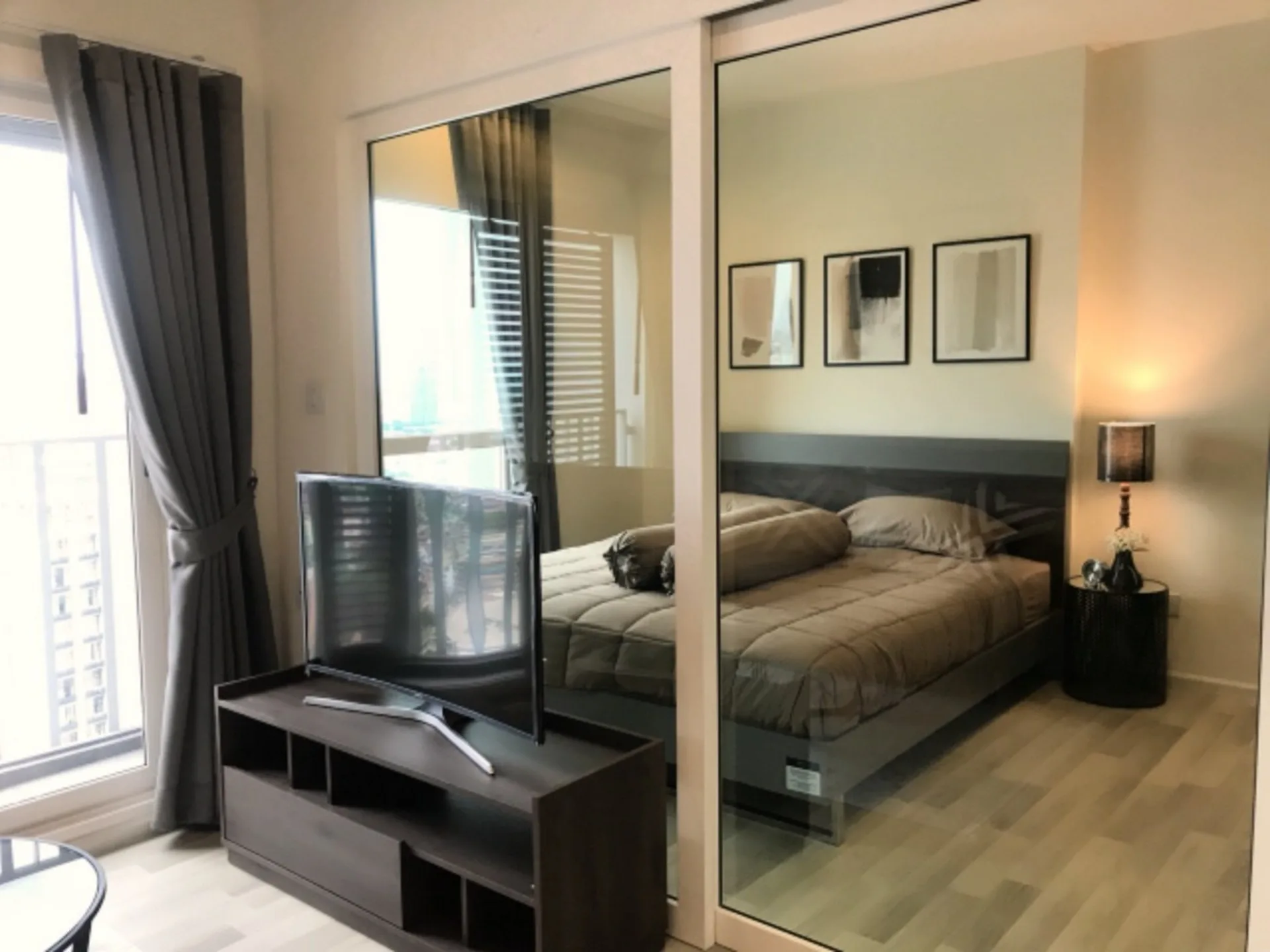 Property photos for The Key Sathorn - Charoenraj