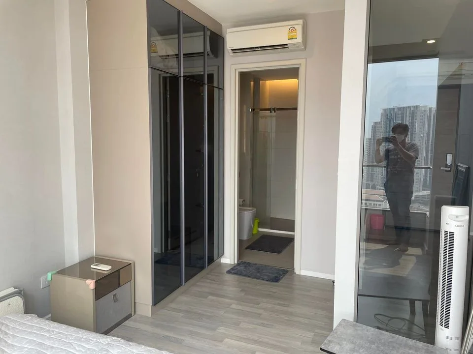 Property photos for The Room Sathorn - St.Louis