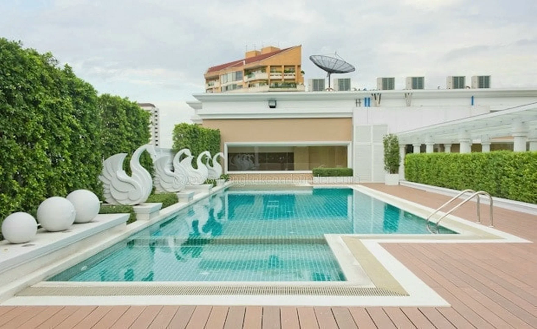 Property photos for Le Nice Ekamai