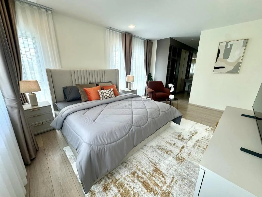 Property photos for Villaggio Srinakarin-bangna