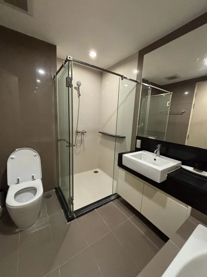 Property photos for Siri On 8