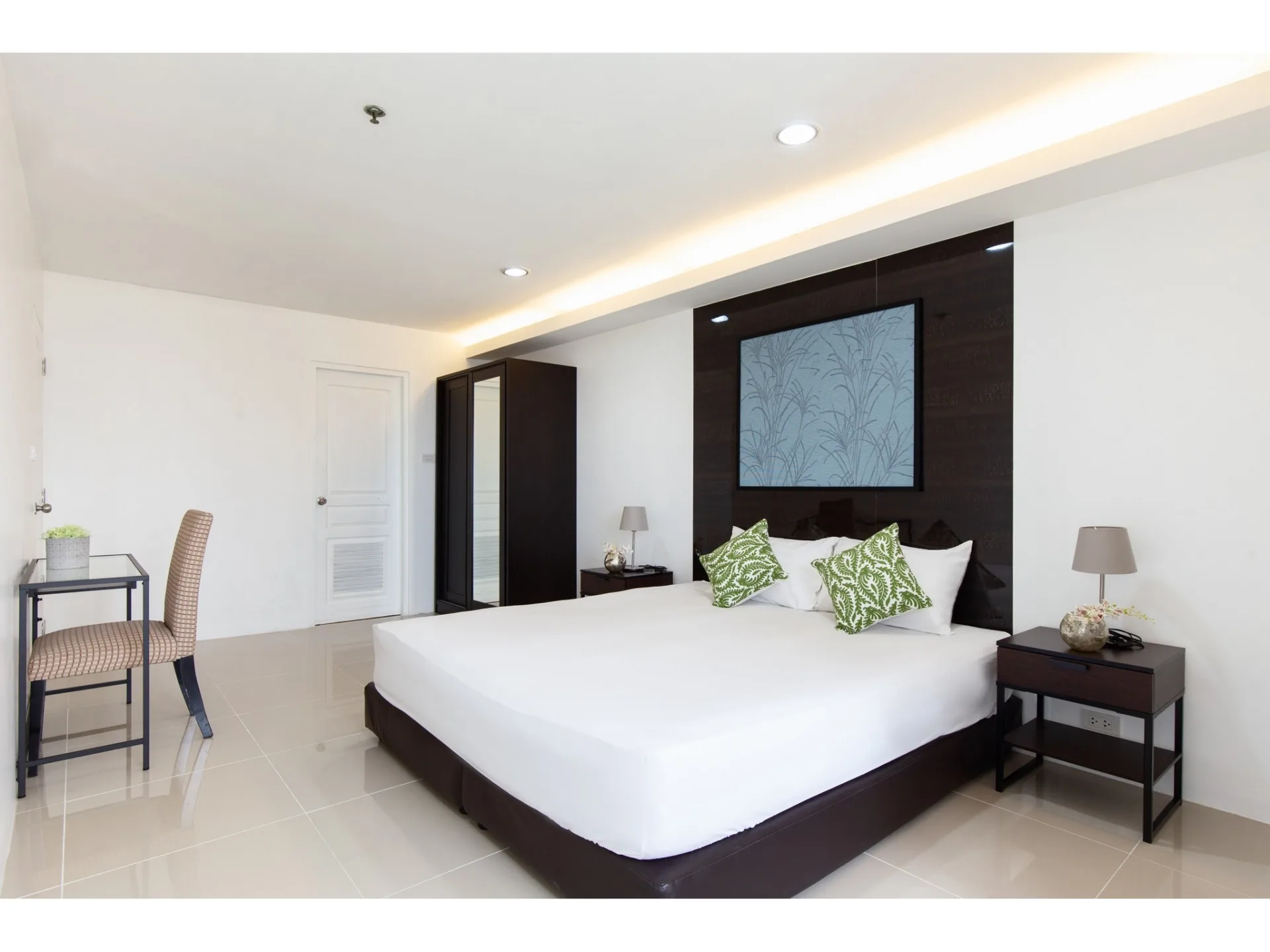 Property photos for The Waterford Diamond