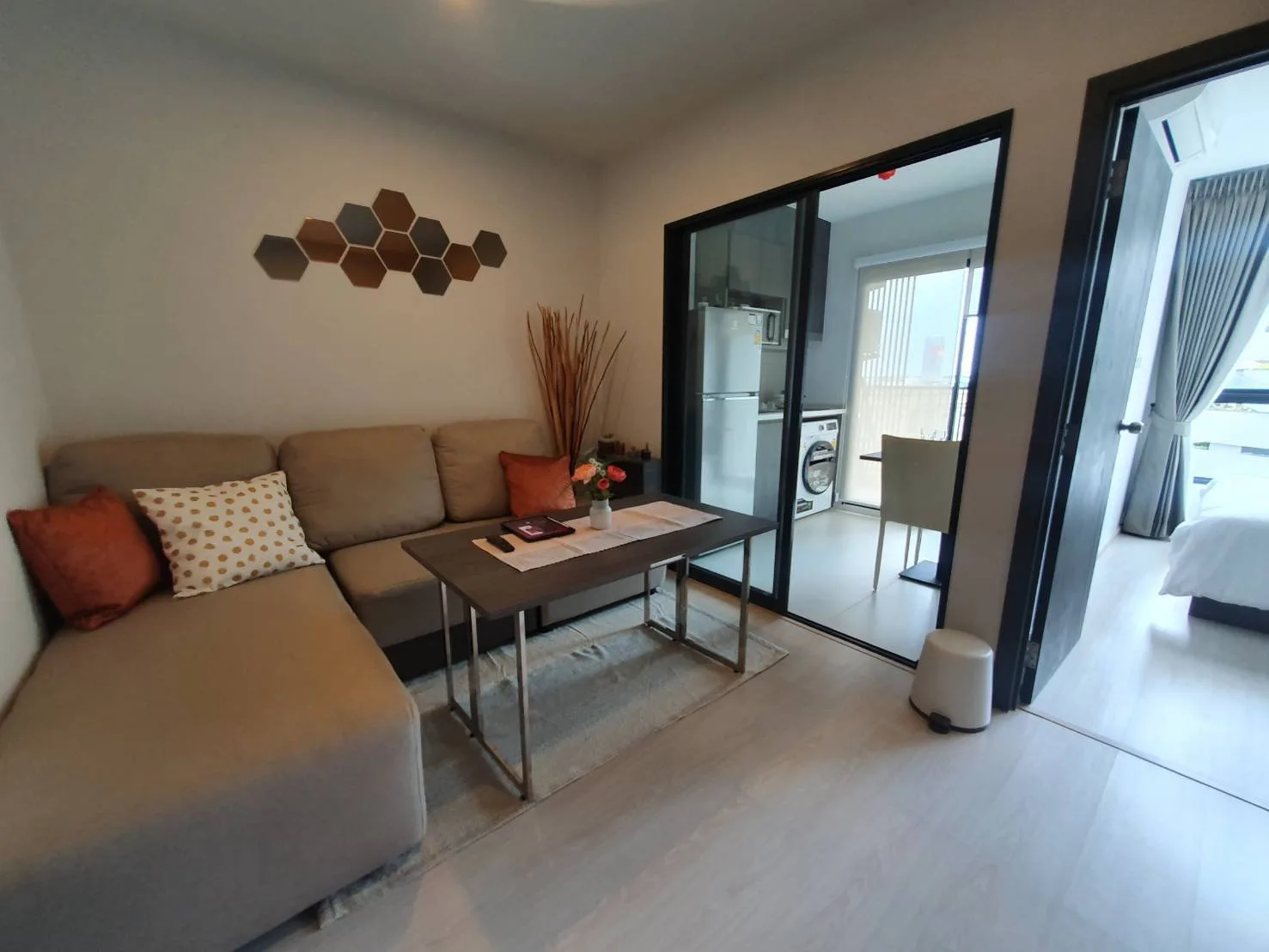 Property photos for Elio Del Nest Udomsuk