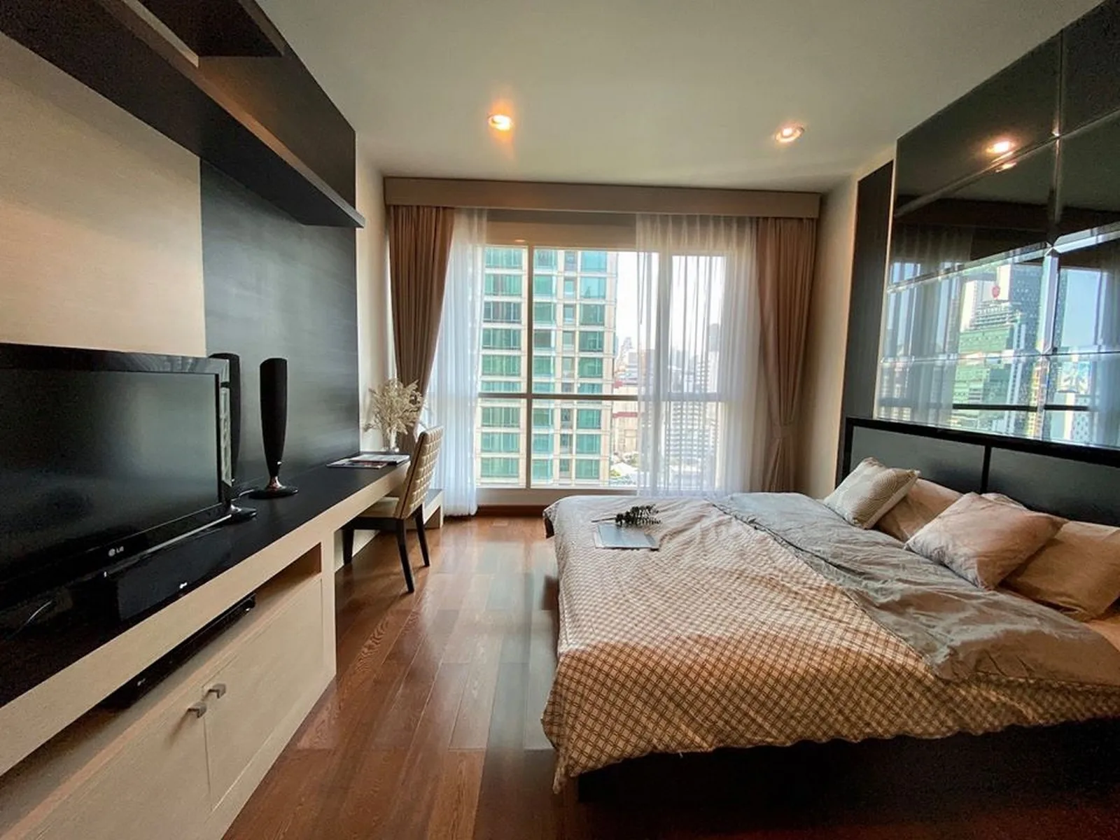 Property photos for The Address Chidlom