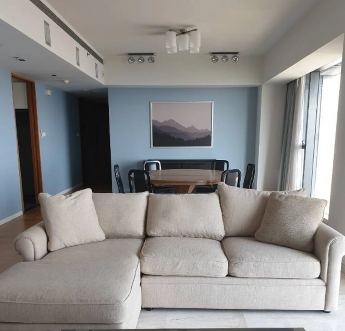Property photos for The Met