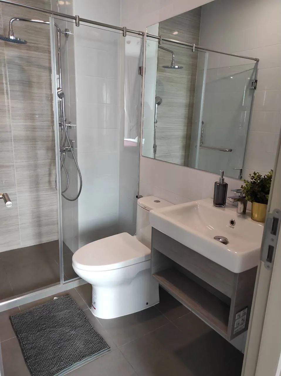 Property photos for KnightsBridge Prime Ratchayothin