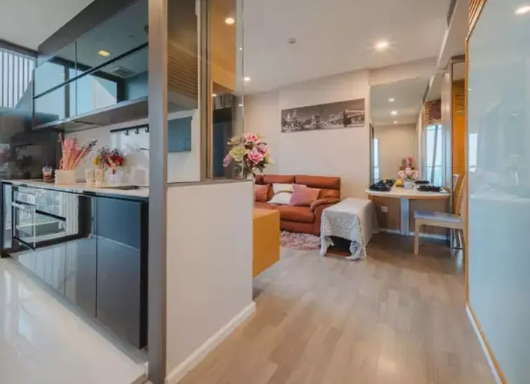 Property photos for The Room Sathorn - St.Louis