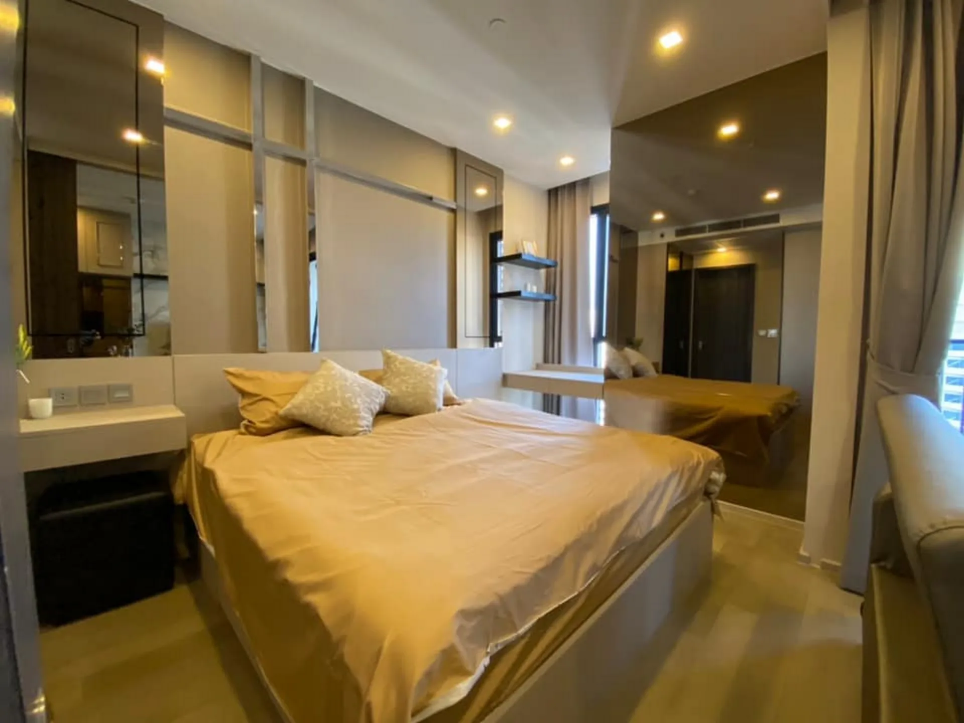 Property photos for Ashton Asoke