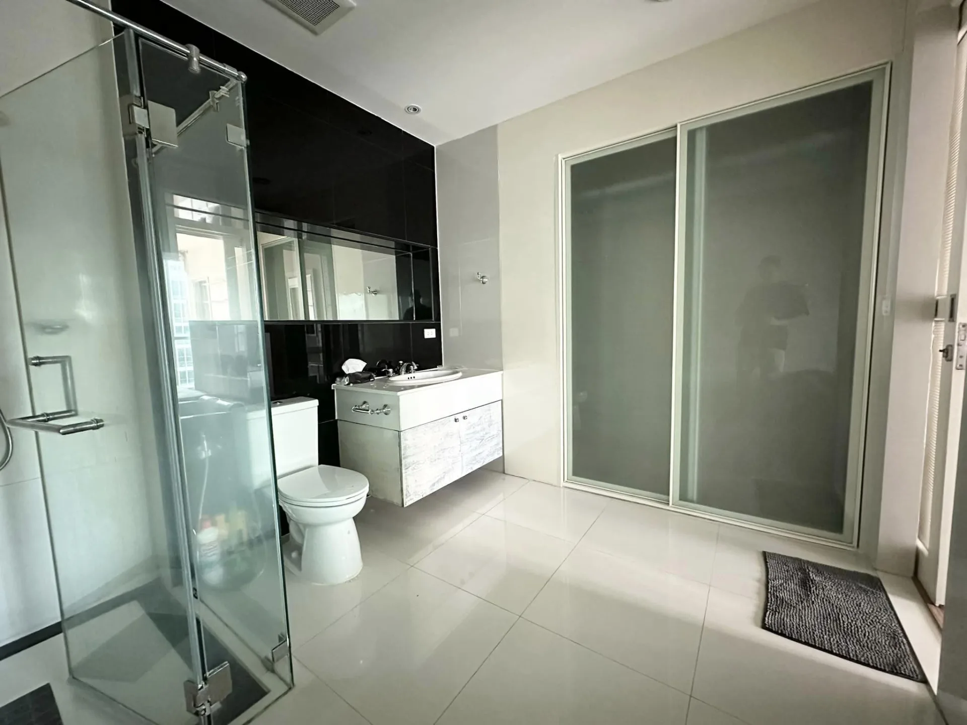 Property photos for The Address Chidlom