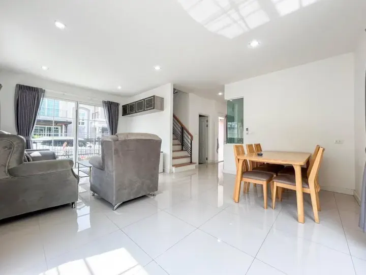 Property photos for Golden Neo Sathorn