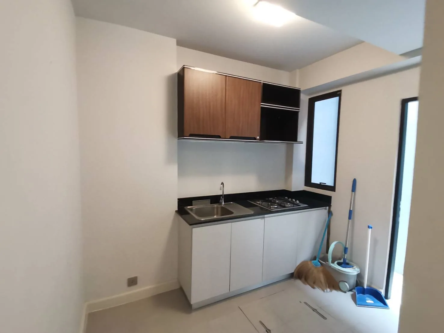 Property photos for Arna Ekamai